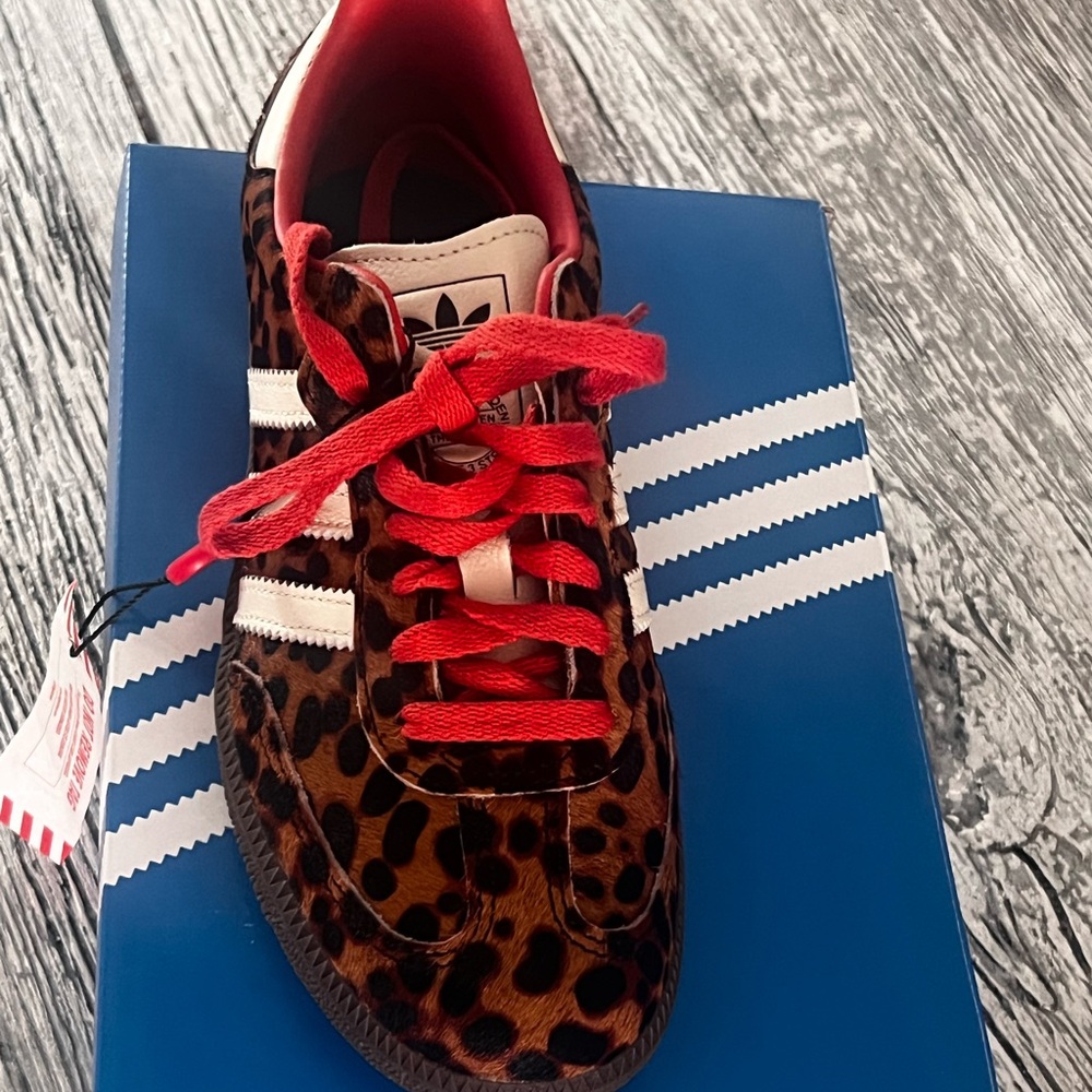 Never worn